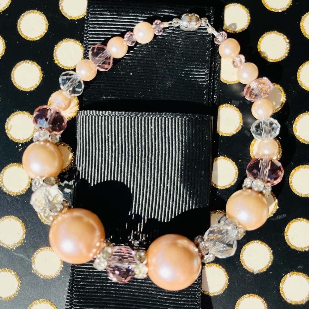 Beach pearls, and Swarovski crystals bracelet
